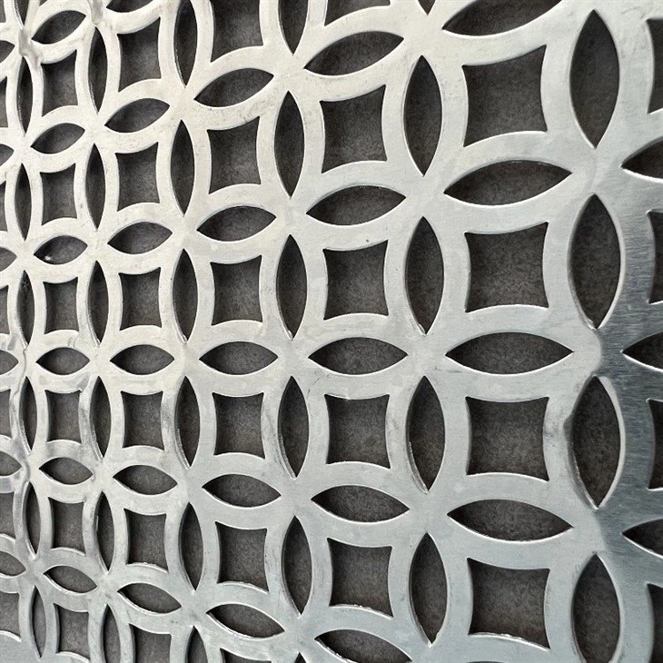 b52c8572f56876a76a2834b5e0ab62c(001)